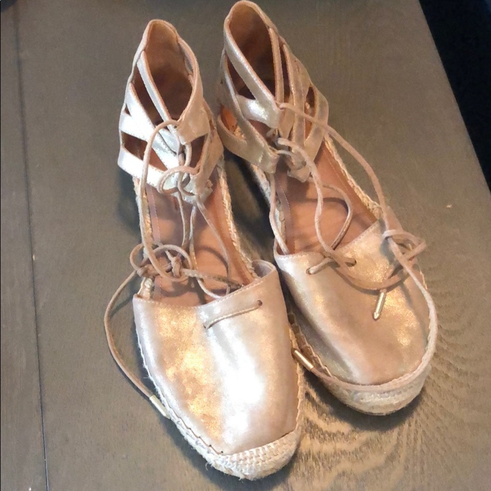 Aquazurra Belgravia Metallic suede flat espadrille